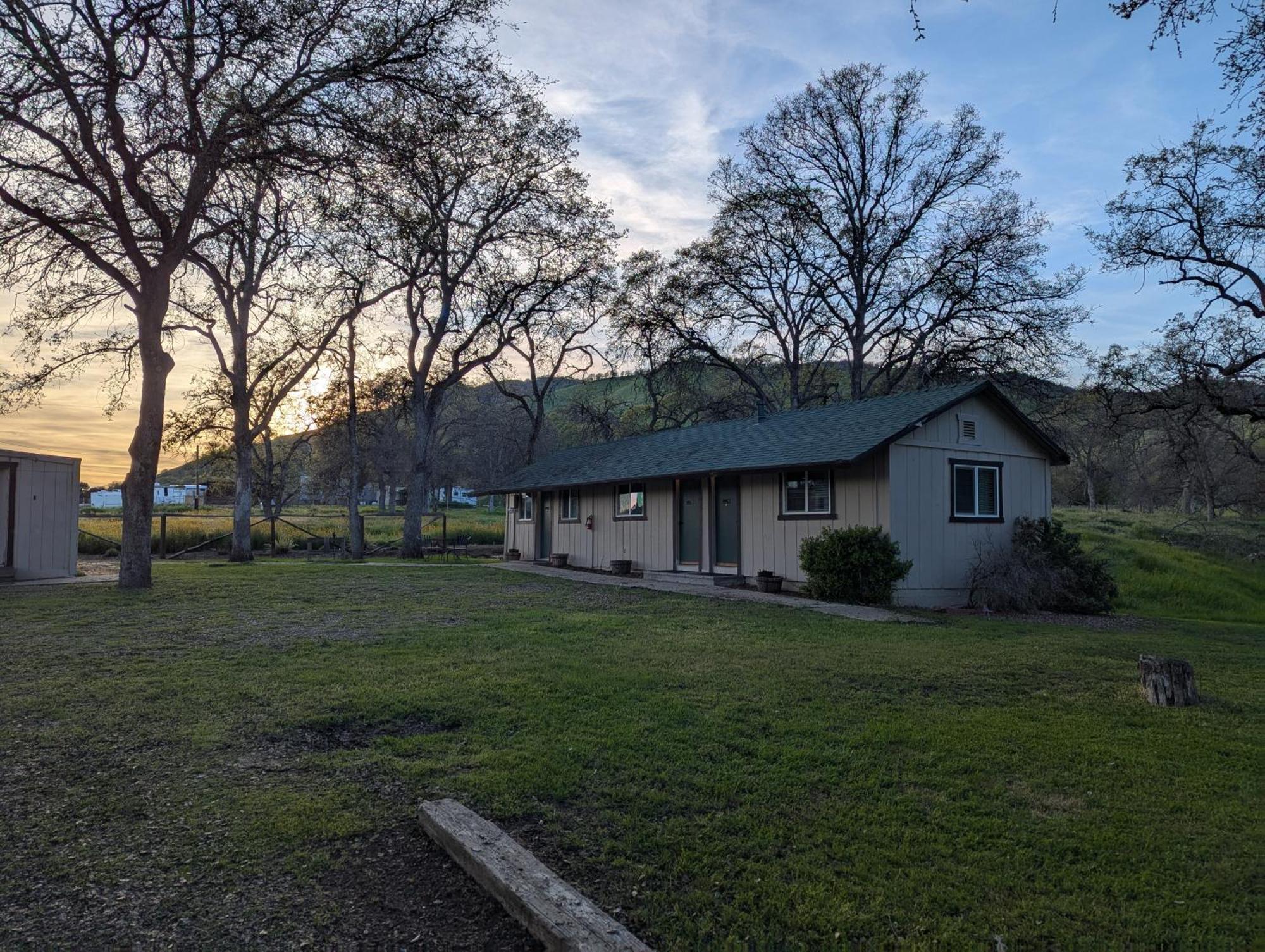 Squaw Valley Motel Room 8 وادي سكوا المظهر الخارجي الصورة